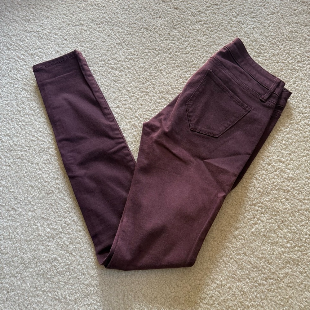 Like new! Abercrombie burgundy pants